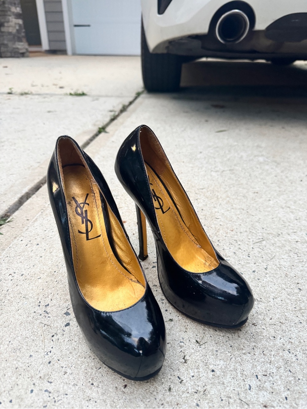Vintage Saint Laurent Black Patent Leather Platform Pumps (EU 37)
